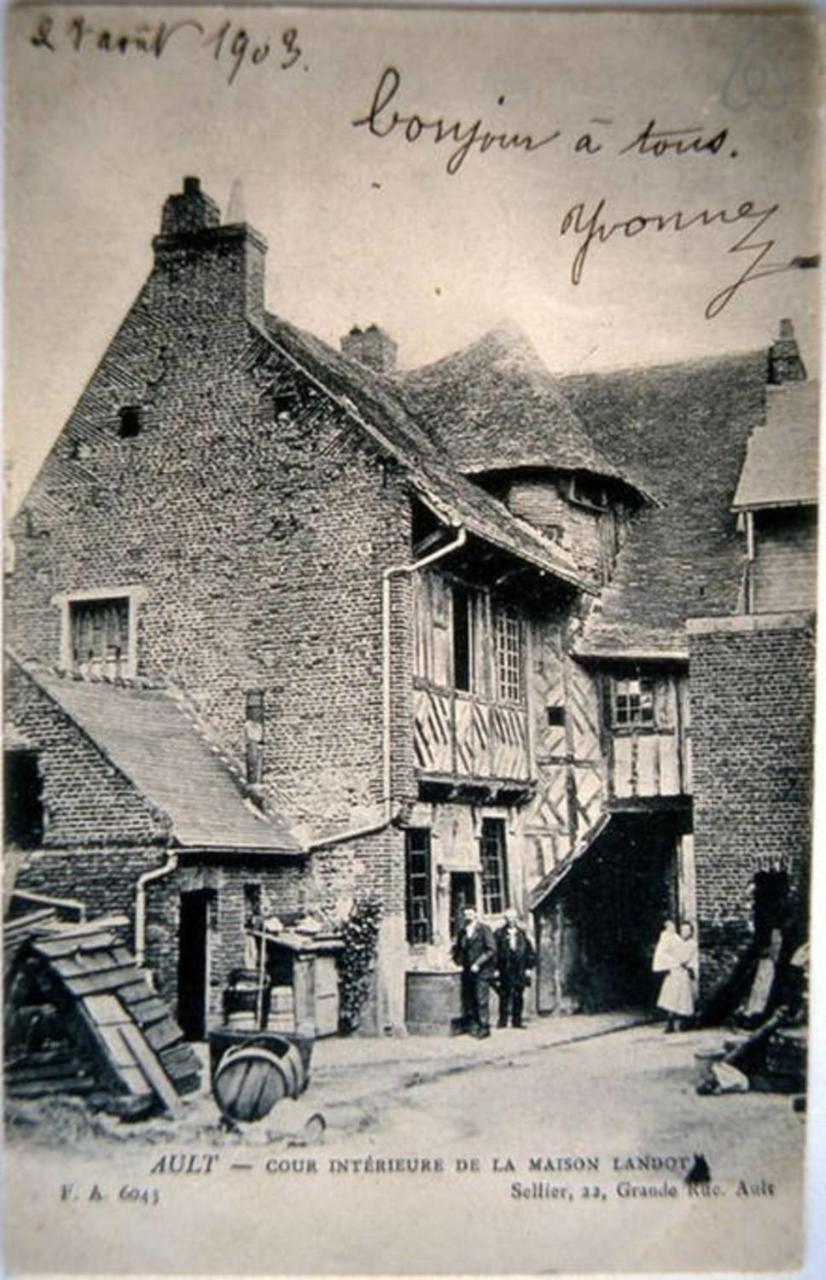 Aa13 - Le Victor Hugo - Sejour D'Exception Dans Un Appartement Historique Ault Eksteriør billede